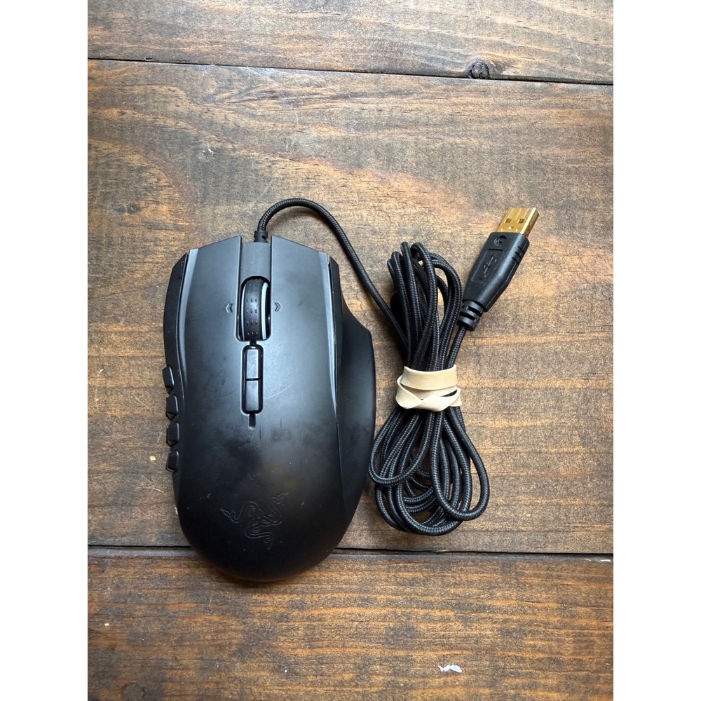 Razer Naga Chroma Gaming Mouse MMO 12 Button Black Wired RZ01-01610100 UNTESTED